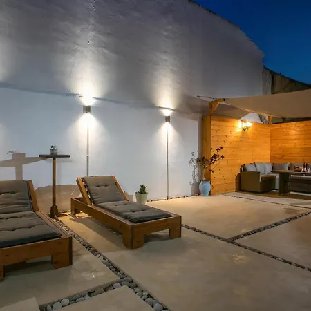 Iriada House *