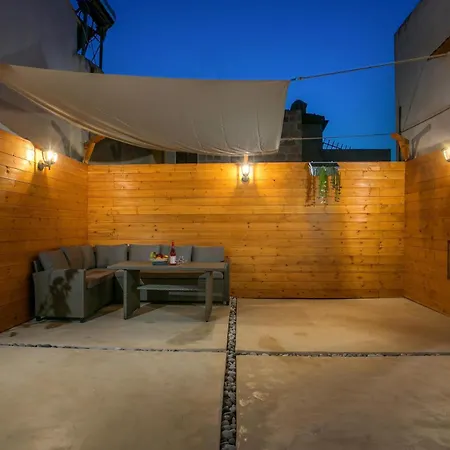 Iriada House Будинок відпочинку