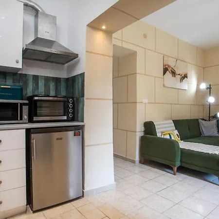 Будинок відпочинку Iriada House