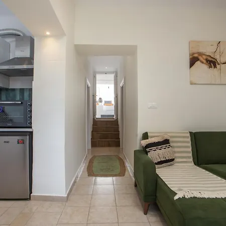 Iriada House